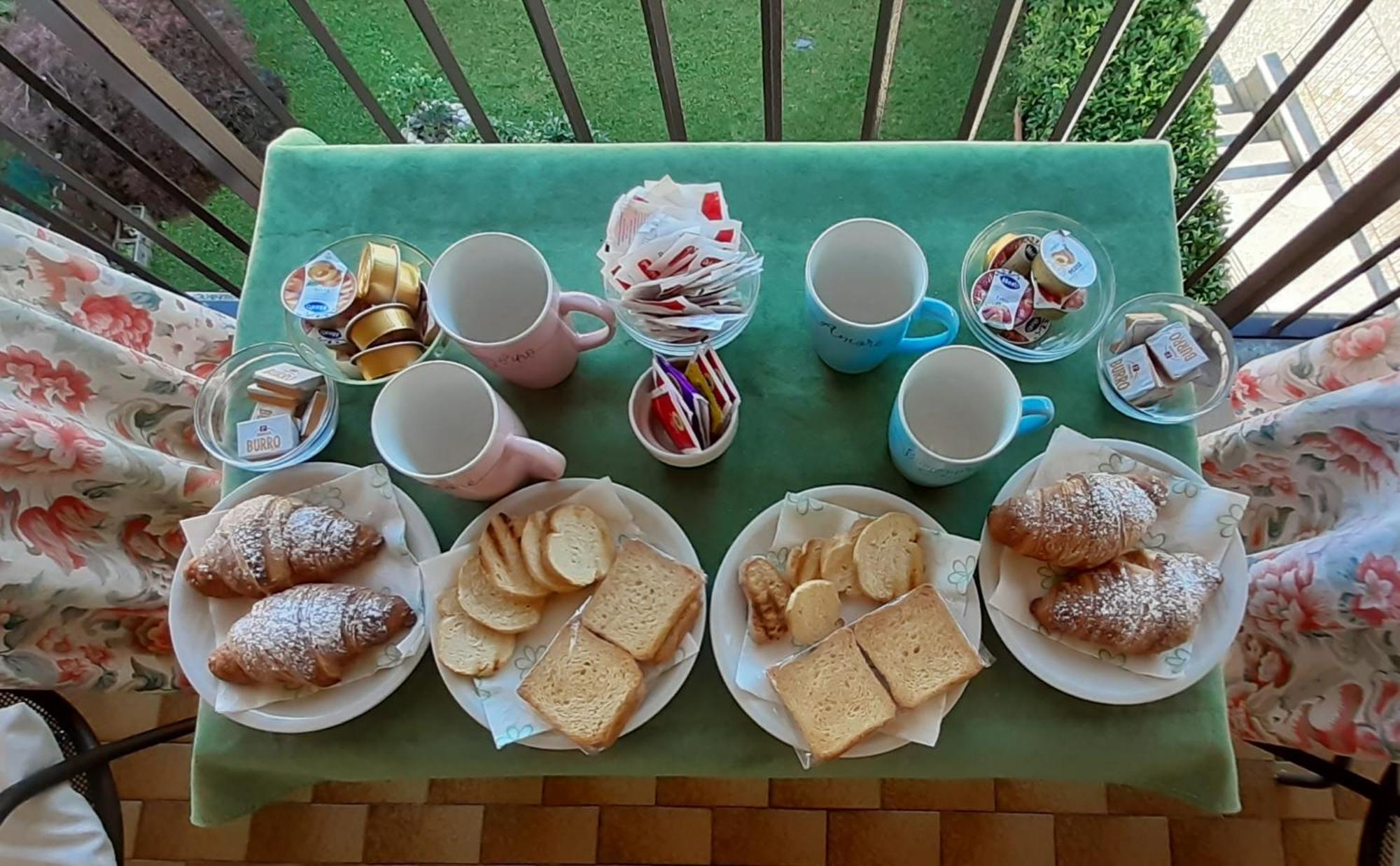 Tosca House 2 Bed & Breakfast Варена Екстериор снимка