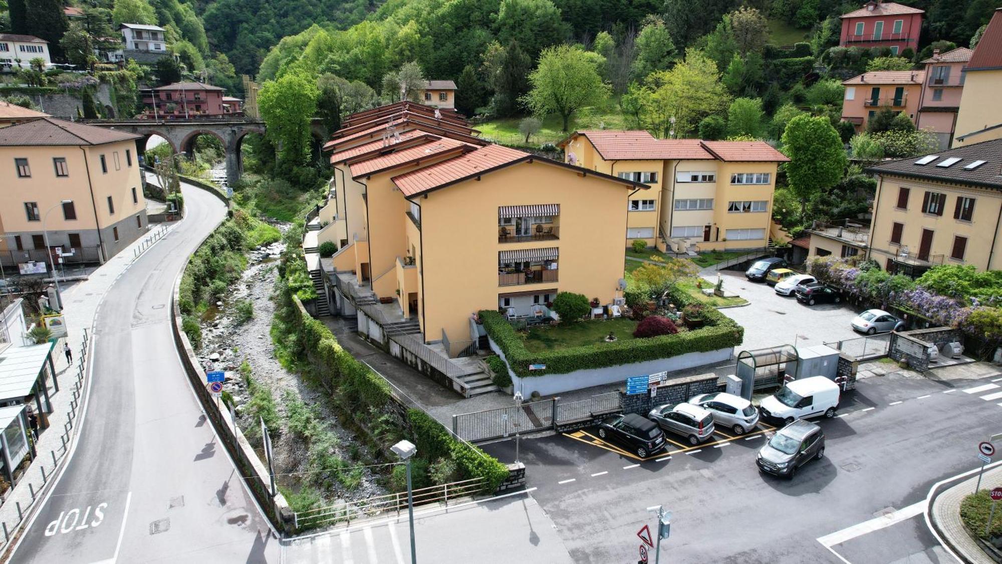 Tosca House 2 Bed & Breakfast Варена Екстериор снимка