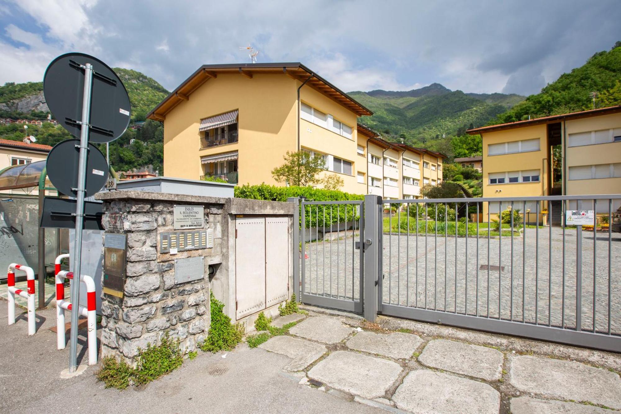Tosca House 2 Bed & Breakfast Варена Екстериор снимка