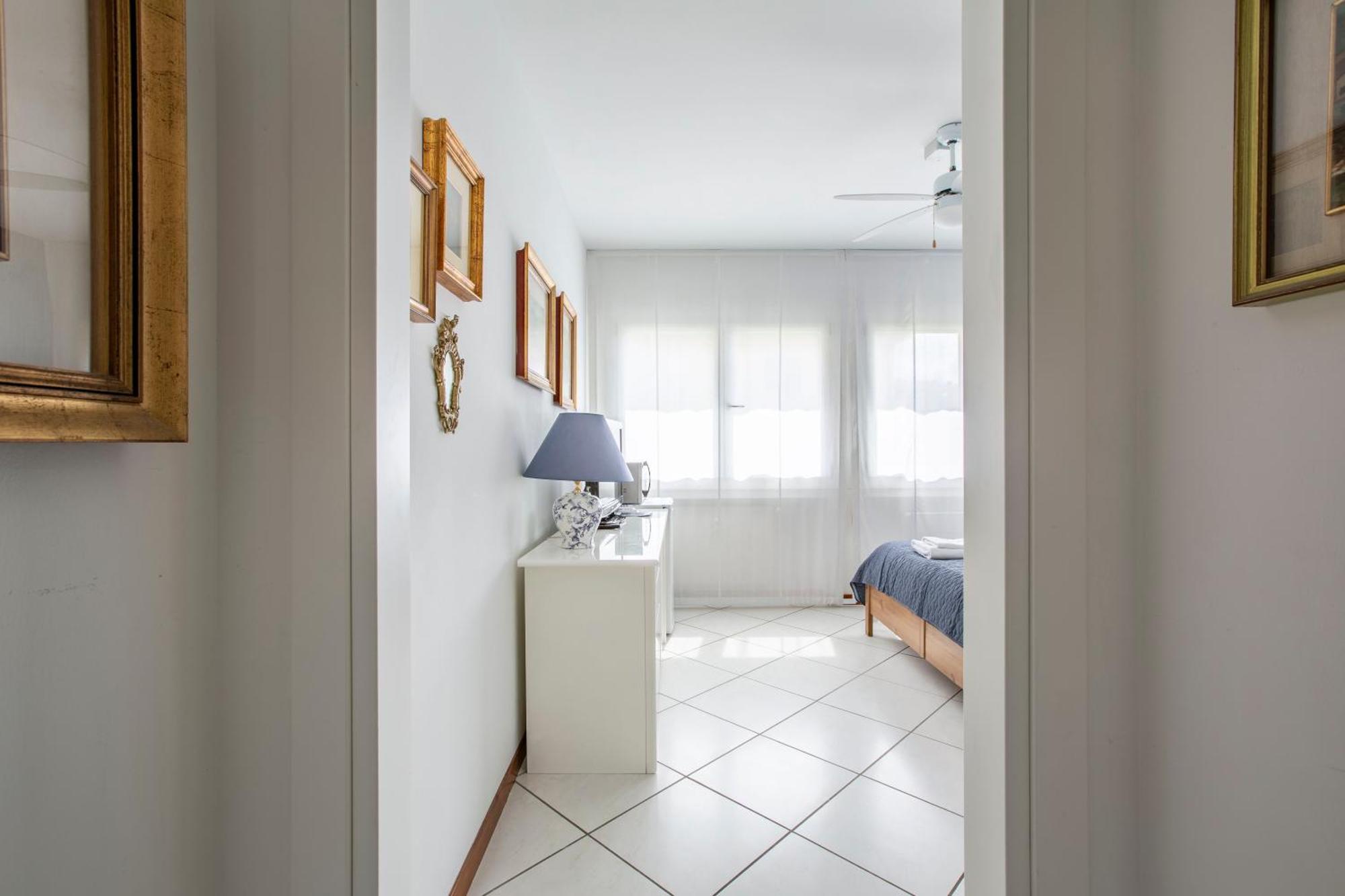 Tosca House 2 Bed & Breakfast Варена Екстериор снимка