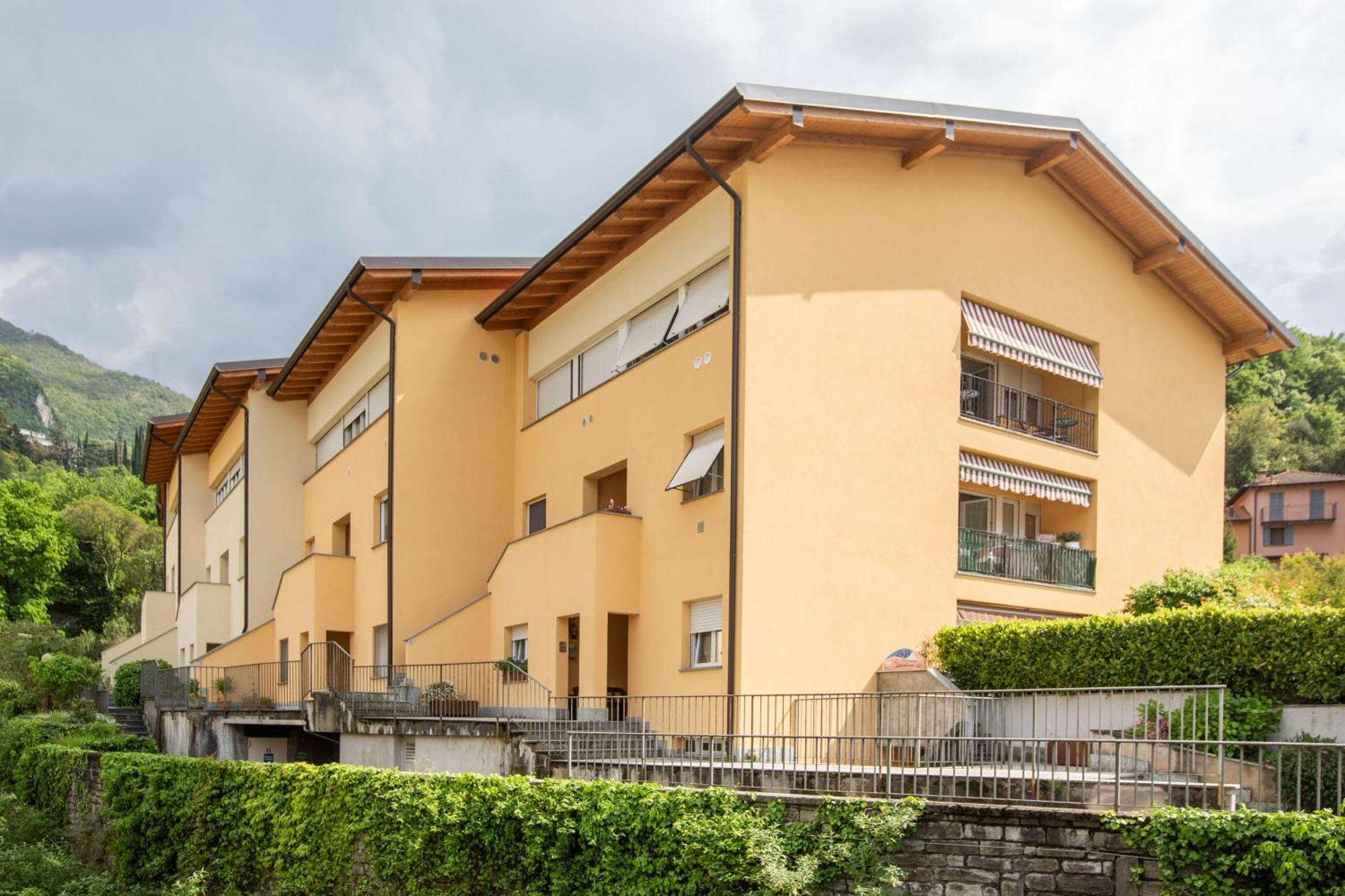 Tosca House 2 Bed & Breakfast Варена Екстериор снимка