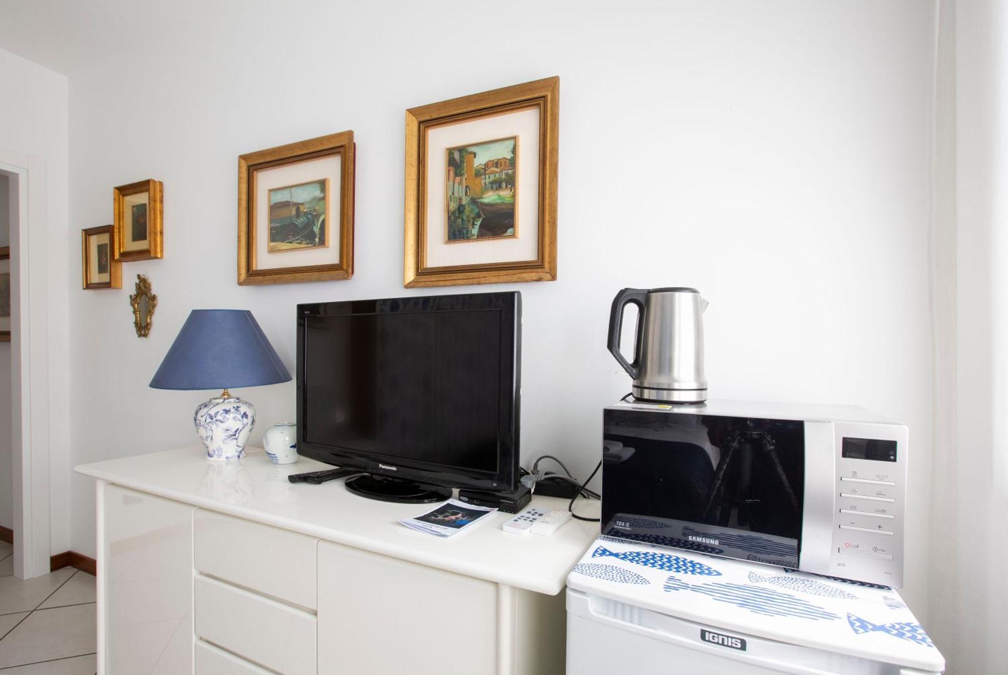Tosca House 2 Bed & Breakfast Варена Екстериор снимка