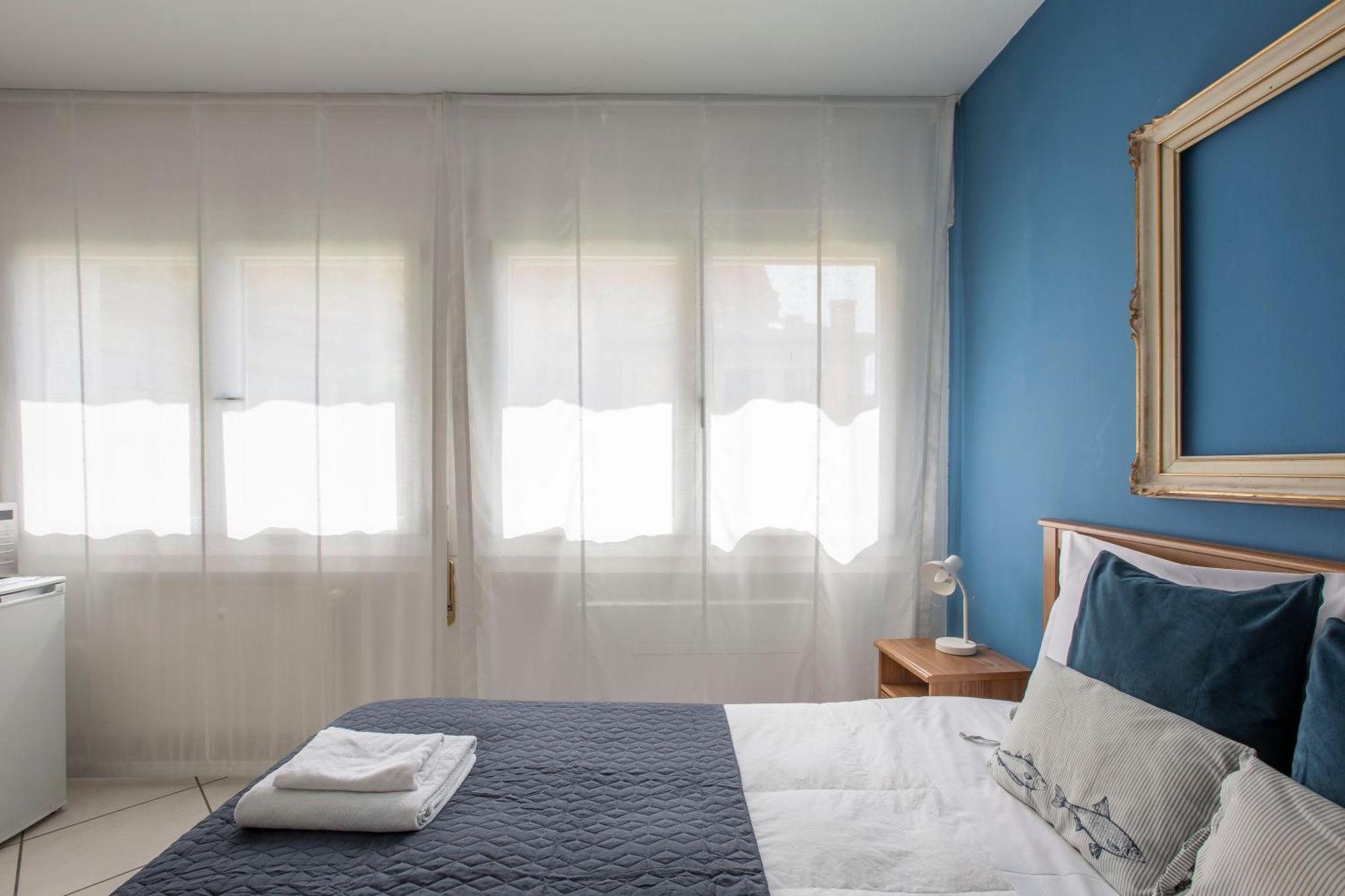 Tosca House 2 Bed & Breakfast Варена Екстериор снимка