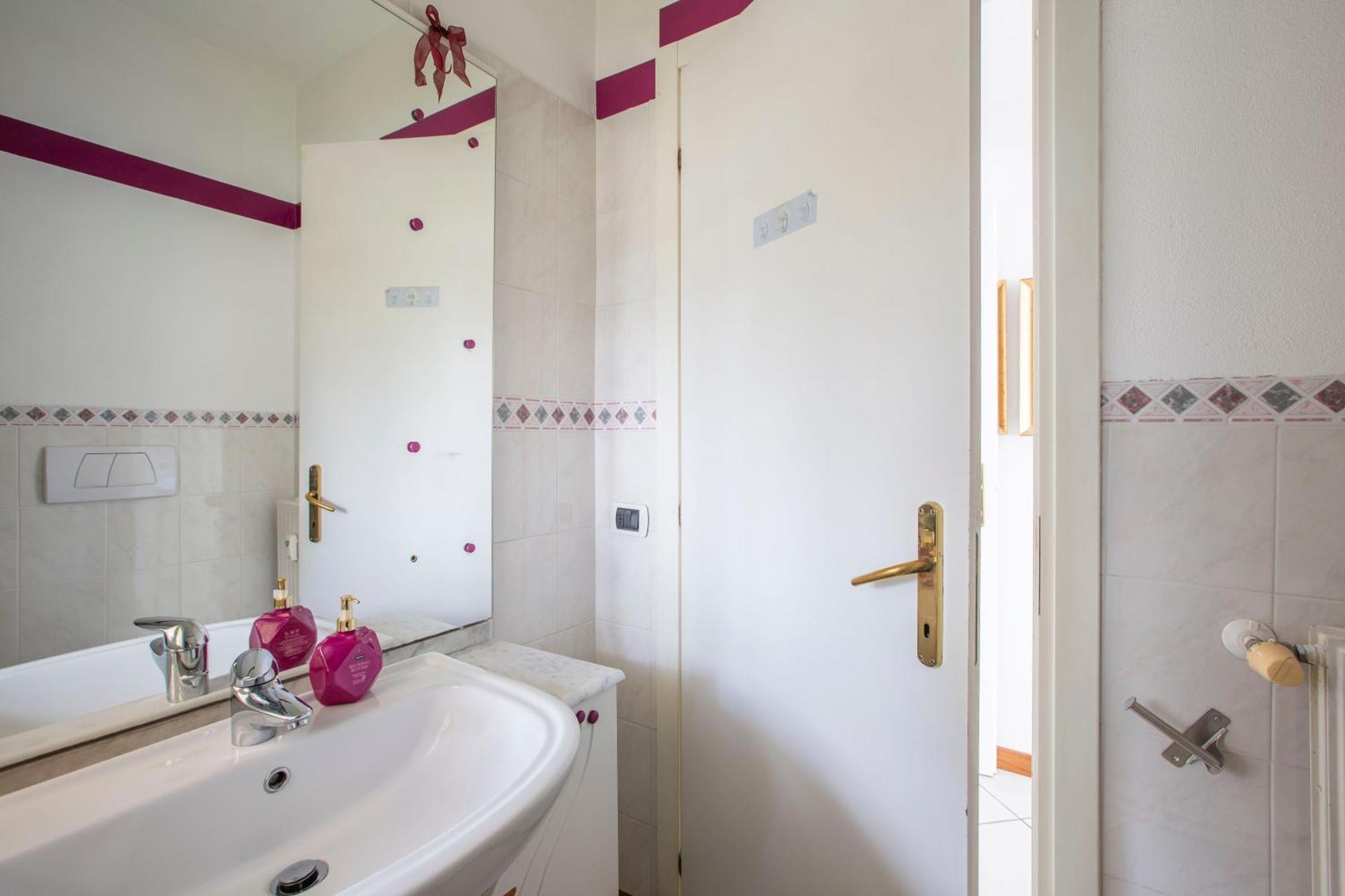 Tosca House 2 Bed & Breakfast Варена Екстериор снимка