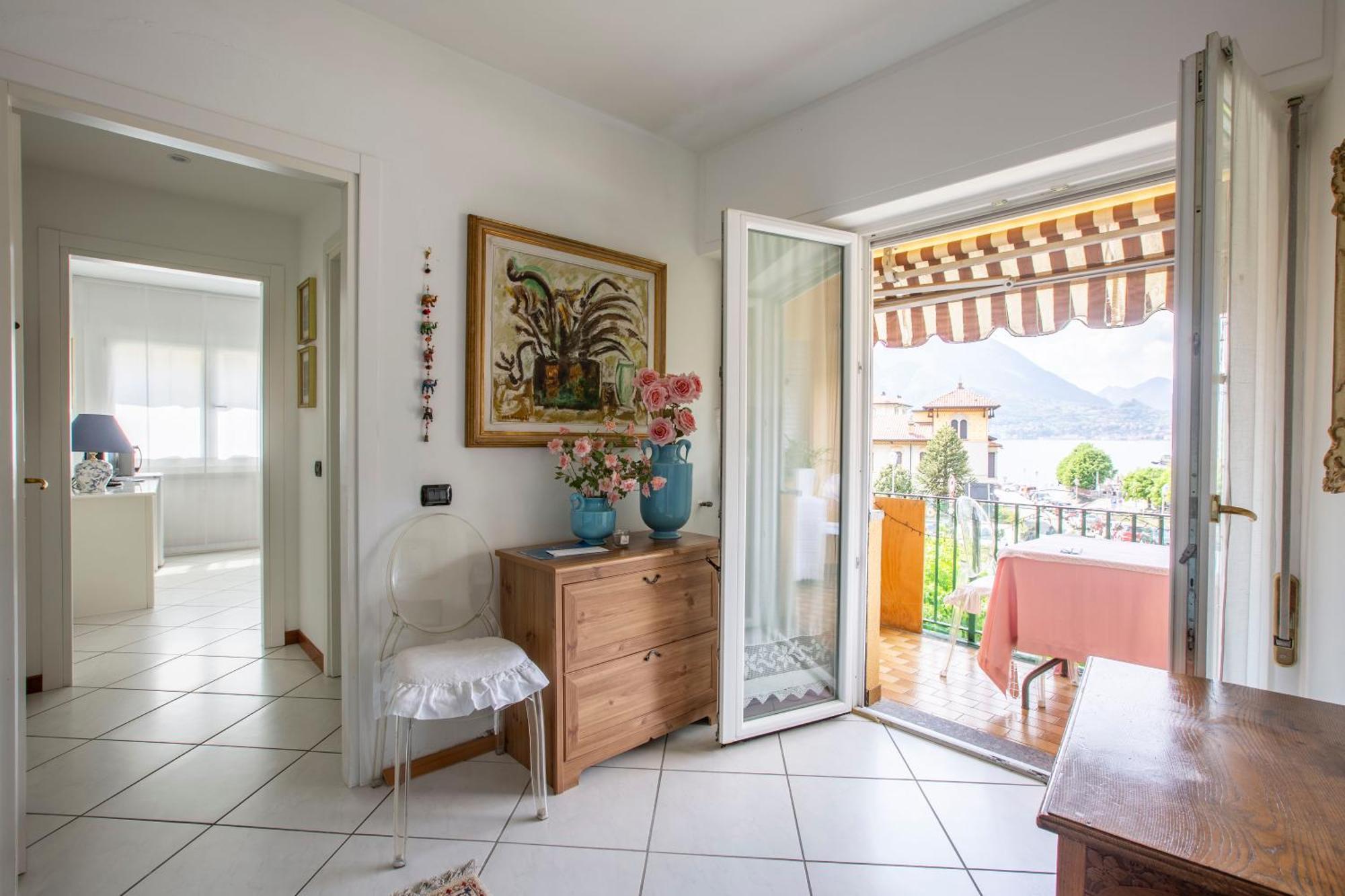 Tosca House 2 Bed & Breakfast Варена Екстериор снимка